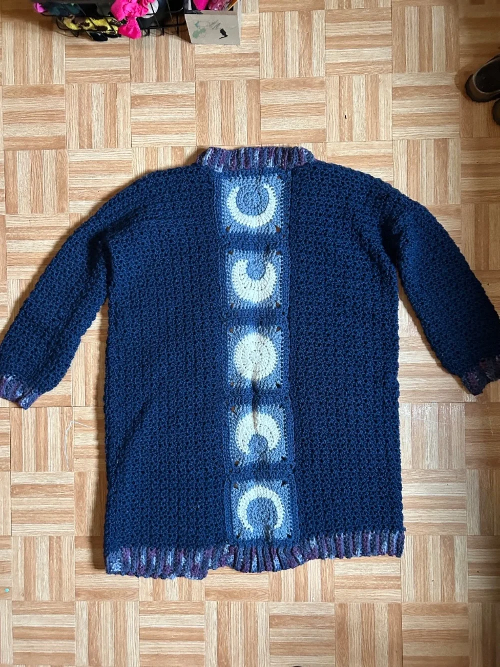 Oversized Crochet Cardigan Moon-Phases - Picture 2 of 6